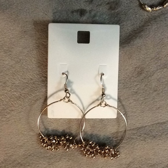 Earrings dangling style bundle of 3 NWT - Picture 2 of 5